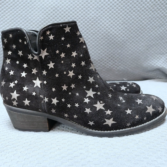The Shoe Box Black Suede Lthr Silver Stars Zipper Booties Made in Italy Sz38 EUC - Picture 3 of 8